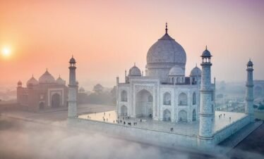Sunrise Taj mahal Agra Tour By Private Car From Delhi With Transfer